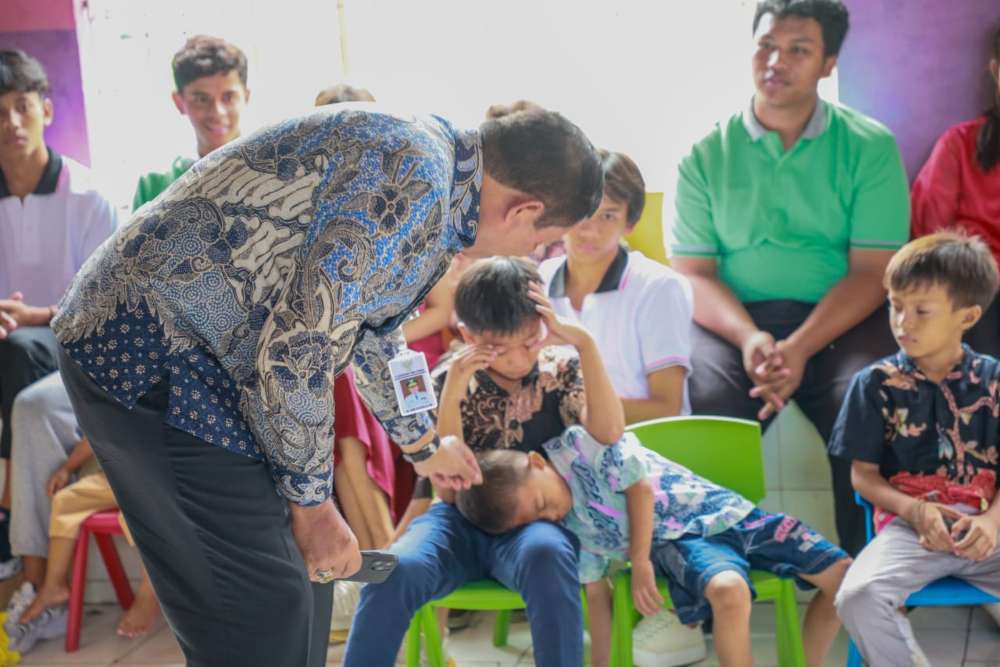 Di Hari Natal 2023, Pj Gubernur Jateng Berbagi Kasih Kepada 97 Anak-Anak Panti Asuhan