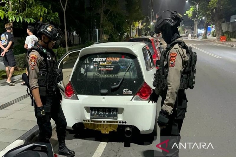 Bawa Mobil Ugal-ugalan di Jalanan Kota Solo, Rombongan Geng Pemuda Diringkus Polisi