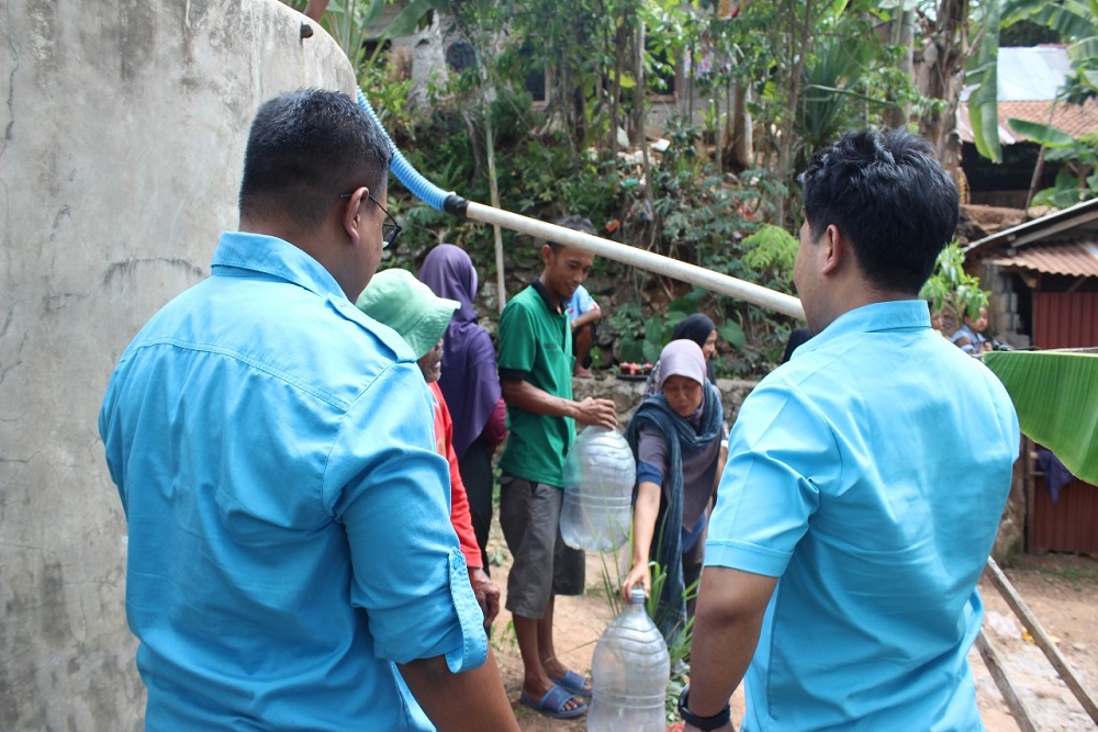 Kekeringan Masih Melanda, Partai Gelora Turut Distribusikan Air Bersih di Gunungkidul
