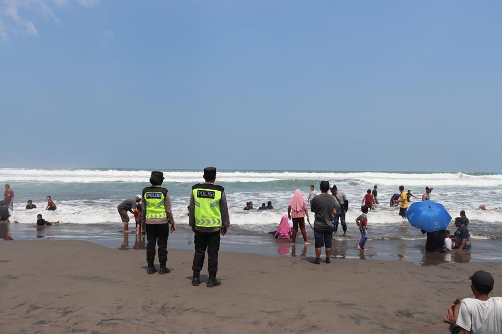 29.643 Wisatawan Berkunjung ke Parangtritis pada Malam Pergantian Tahun