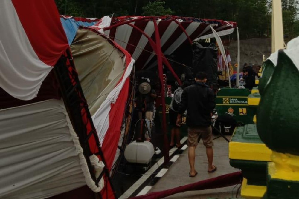 Tenda Roboh Akibat Cuaca Buruk, Lokasi Peresmian Jalur Alternatif ke Gunungkidul Dipindah