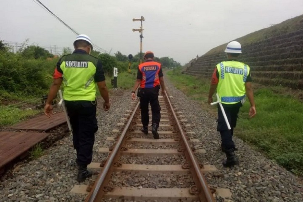 Masyarakat Diimbau Tidak Beraktivitas di Jalur KA, Bisa Kena Pidana