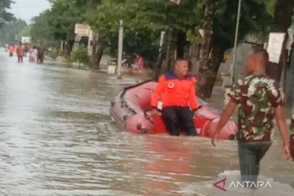 Tanggul Sungai Jragung Grobogan Jebol, Jalan Purwodadi-Gubug Lumpuh Total