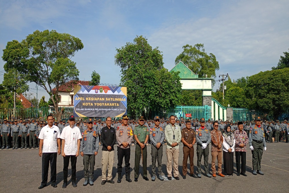 Pemkot Jogja Gelar Apel Besar, Pastikan 2.586 Anggota Satlinmas Siap Bertugas Saat Pemilu