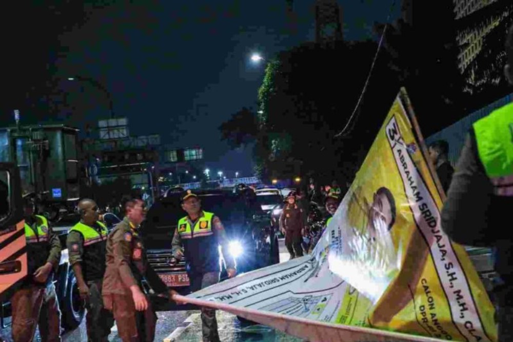 2.300 Personel Dikerahkan Bersihkan APK di DKI Jakarta