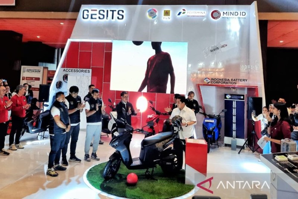 Gesits Targetkan Penjualan 20 Ribu Motor Listrik