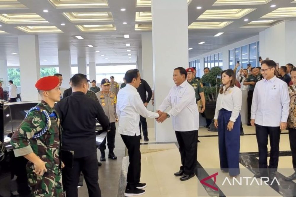 Prabowo Sambut Jokowi saat Meresmikan RS Pusat Pertahanan negara