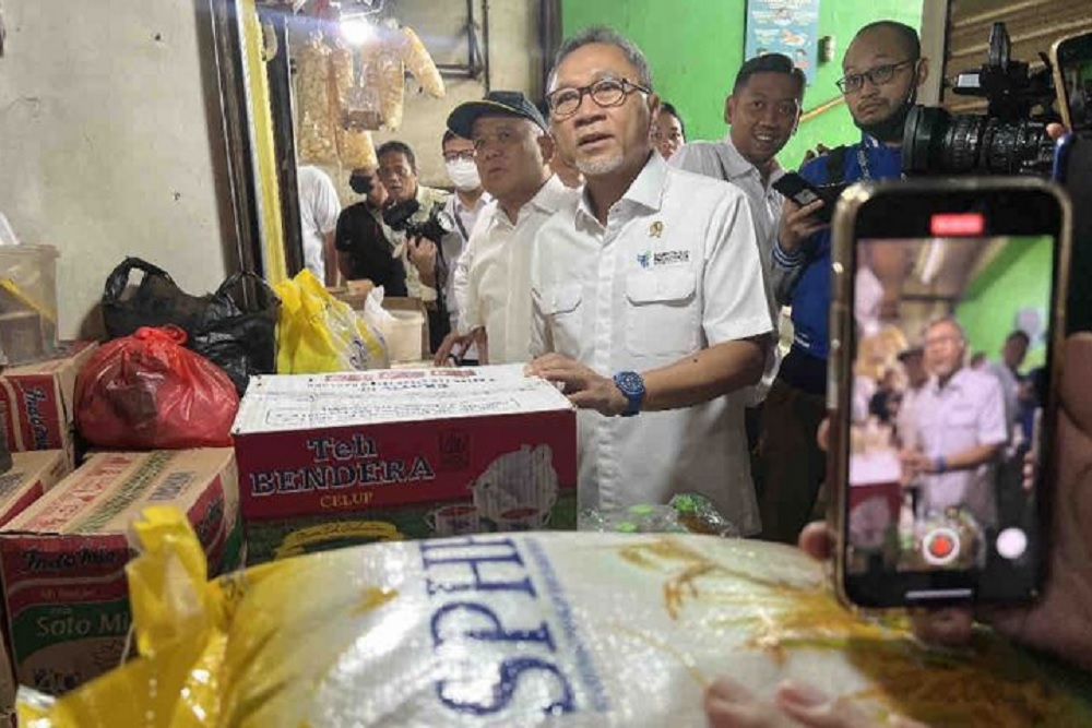 Pastikan Stok Pangan Menjelang Ramadan, Mendag Zulhas Turun ke Pasar