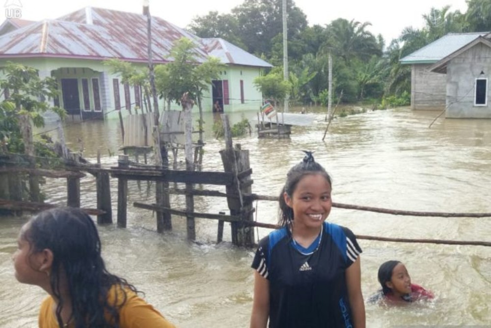 Banjir Sejak Jumat, Sejumlah Keluarga di Tranbadep Bengkulu Mengungsi