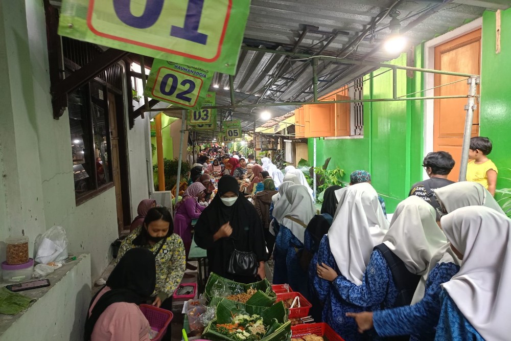 Pasar Tiban Legendaris Ada di Kauman, Jajakan Makanan Khas Kraton Jogja