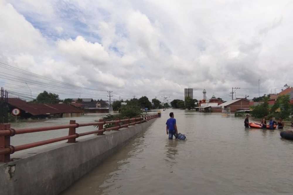 Tanggul Sungai Wulan Jebol, Jalur Pantura Demak-Kudus Terputus