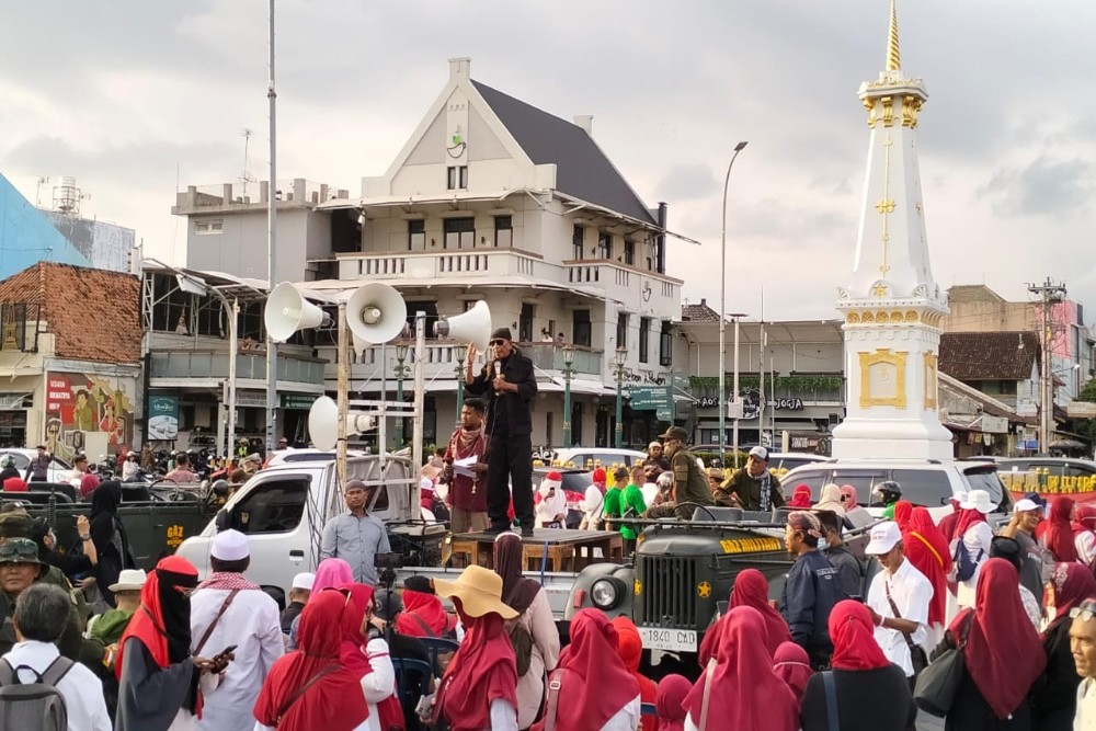 Ratusan Massa Gelar Aksi Damai di Tugu Jogja, Beri Dukungan Moral untuk MK