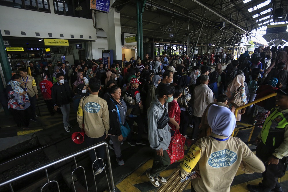 Penumpang Kereta Jarak Jauh Lebihi Ketersediaan Kursi, Tembus 848.344