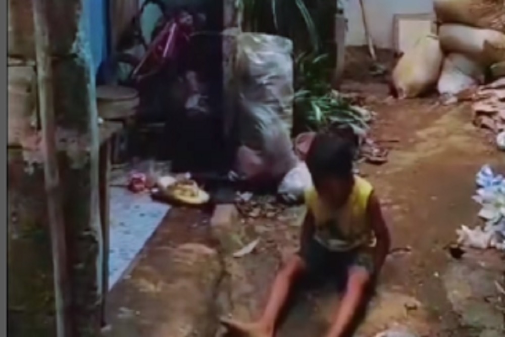 Viral Bocah Menangis Kelaparan Minta Makan, Malah Dicaci Maki Ibunya