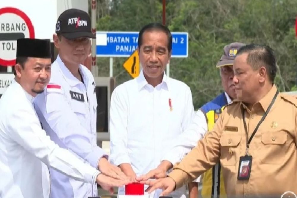 Jokowi Resmikan Jalan Tol Pekanbaru-Padang Ruas Bangkinang-Pangkalan