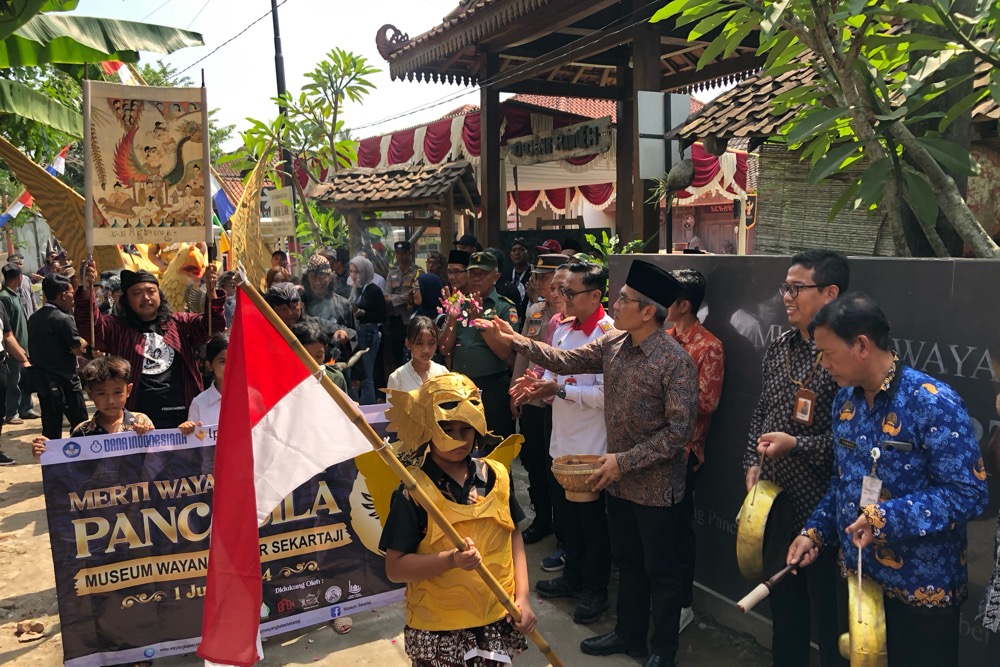 Peringati Hari Lahir Pancasila, Ribuan Warga Kanutan Ikuti Merti Wayang Beber Pancasila