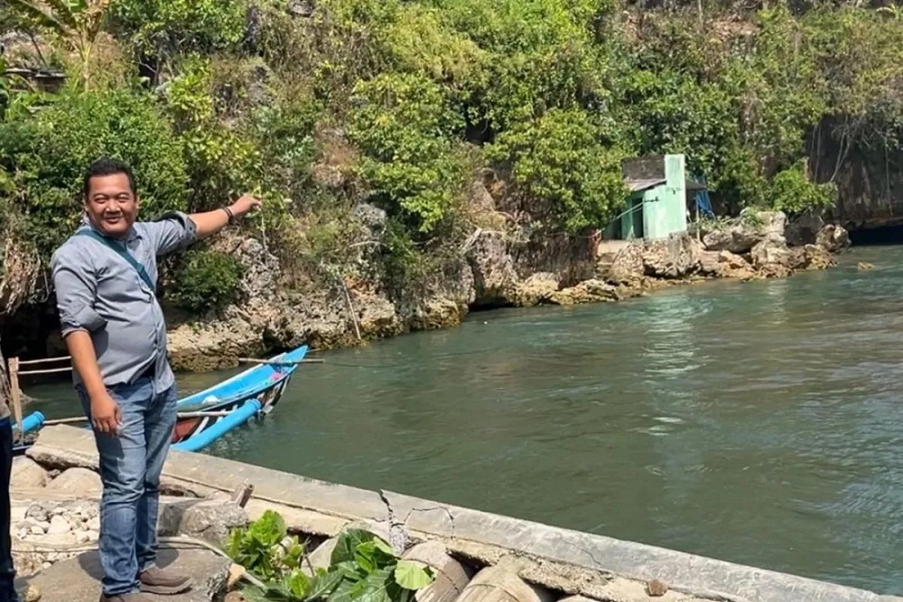 Tanggul Penahan Ombak TPI Pantai Baron Gunungkidul Ambrol