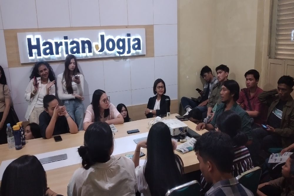 Kunjungi Harian Jogja, Puluhan Mahasiswa Fisip UAJY Belajar Perkembangan Jurnalisme di Era Disrupsi