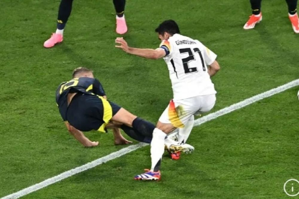 Ryan Porteous, Pemain Pertama Euro 2024 yang Diusir Wasit Usai Tekel Keras kepada Pemain Jerman