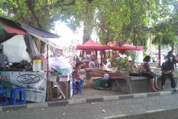 Lapangan Denggung Jadi Tempat Mesum, Pasangan Kekasih Terciduk Sedang Indehoi