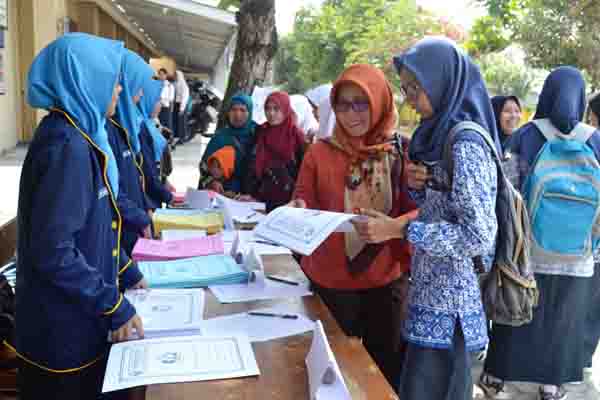 Hari Pertama PPDB SMAN dan SMKN DIY, Masih Ada Orang Tua yang Bingung