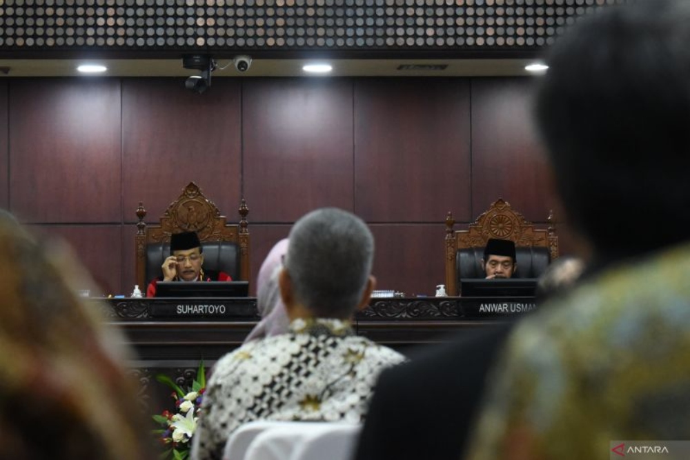 CEK FAKTA: Rumah Mewah Ketua MK Suhartoyo Roboh, Begini Faktanya!