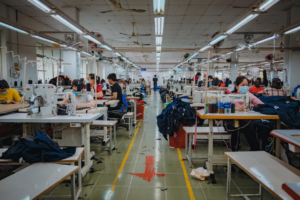 Industri Tekstil Goyang, Rugi Rp242 Miliar Sritex Bakal PHK hingga 2025