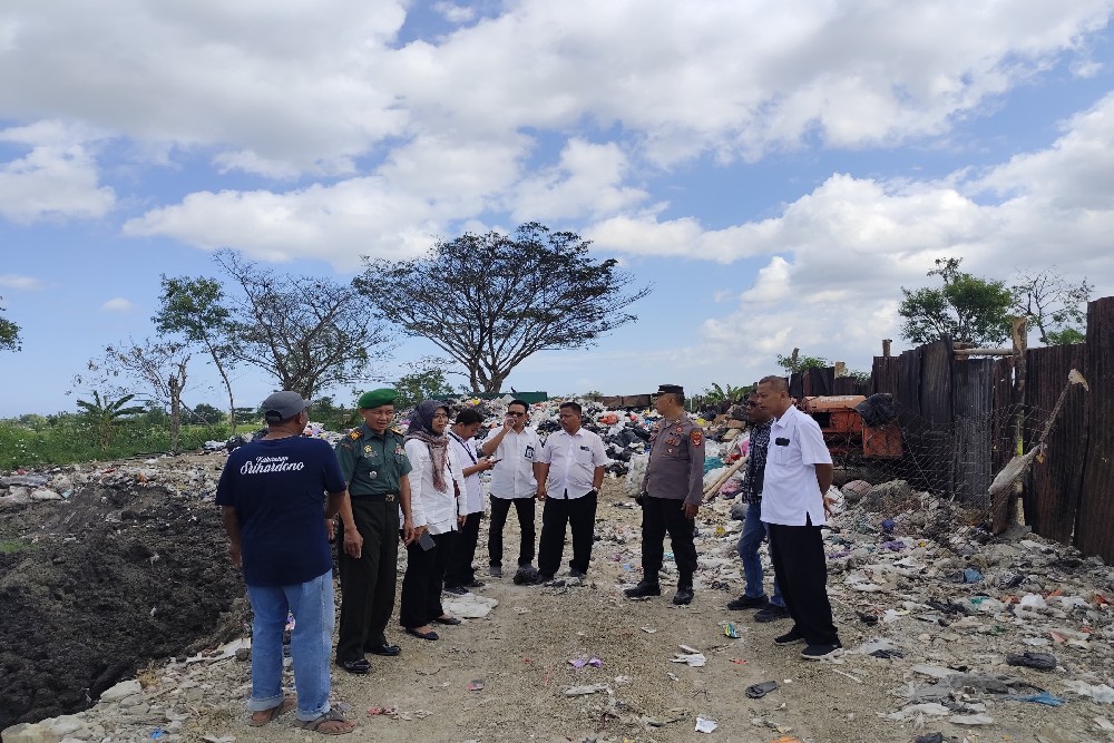 Mengganggu, Kapanewon Pundong Tutup Paksa TPS Liar yang Terima Sampah dari Kota Jogja
