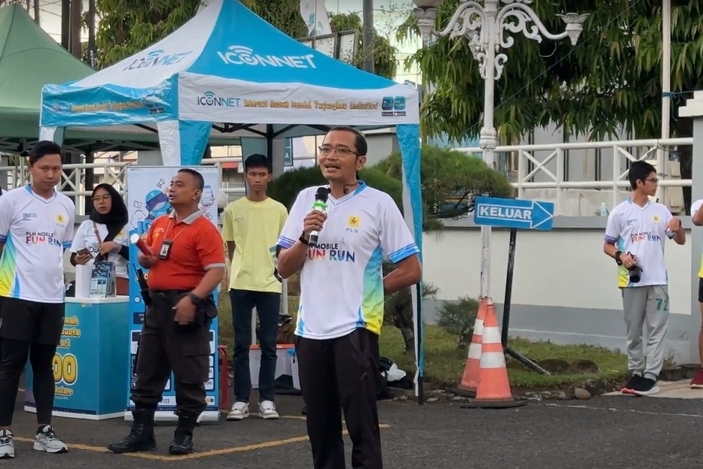 PLN Edukasi Ekosistem Kendaraan Listrik lewat Purwokerto PLN Mobile Fun Run 2024