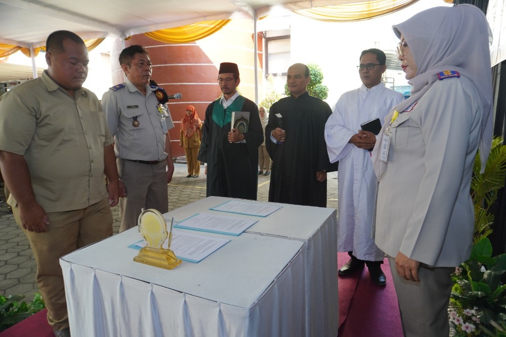 Kepala Kantor Pertanahan Kulonprogo Lantik Panitia Ajudikasi dan Satgas PTSL