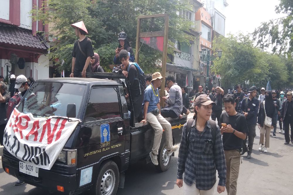 Ribuan Orang Gelar Aksi Demo di Malioboro Jogja, Dukung Putusan Mahkamah Konstitusi