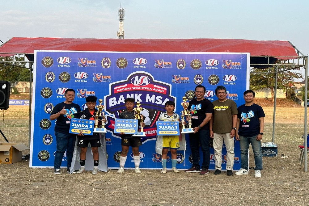 14 Tim KU-11 Ikuti Kompetisi Sepak Bola, KKK Klajuran Raih Juara