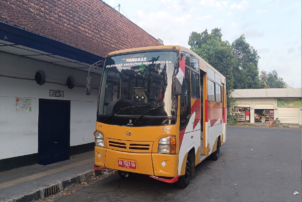 Sempat Sepi Pengguna, Kini Layanan Bus Sekolah di Bantul Selalu Overload