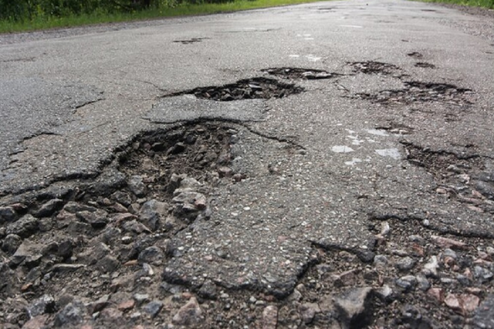 Jalan Menuju Pantai Baros Bantul Butuh Perbaikan