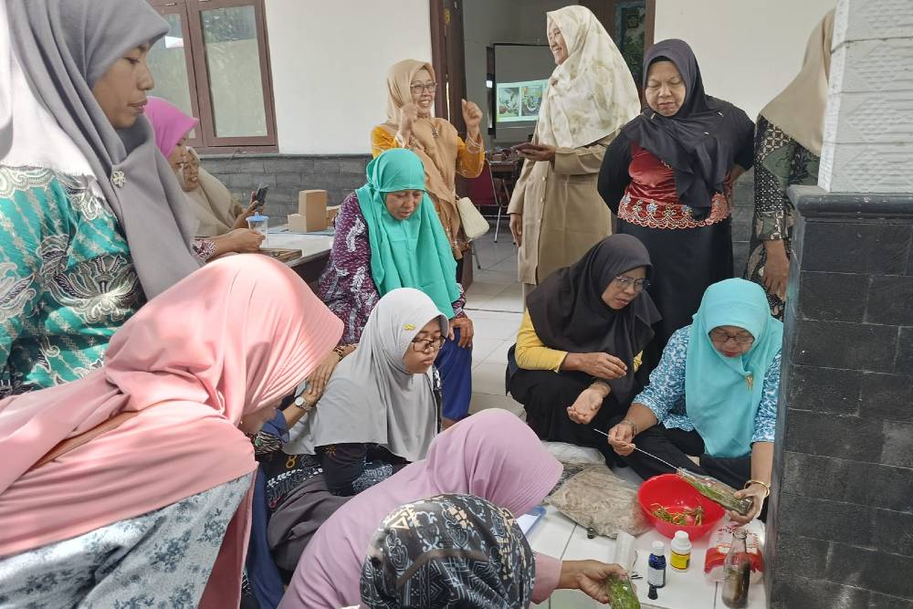 Kelompok Wanita Tani Kulonprogo Dilatih Budi Daya Anggrek