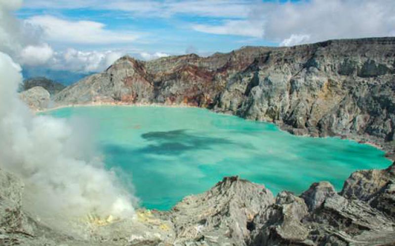 Kawah Ijen Mulai Dibuka Kembali, Ini SOP Pendakiannya