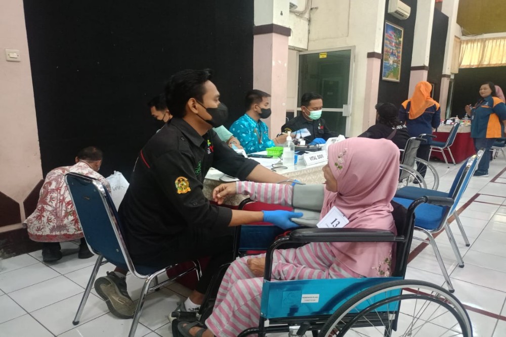 Puluhan Disabilitas di Kota Jogja Diberi Layanan Pemeriksaan Kesehatan dan Alat Bantu