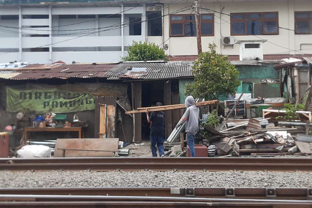 Warga Bong Suwung Lanjutkan Bongkar Hunian, Deadline Pengosongan Terakhir Besok