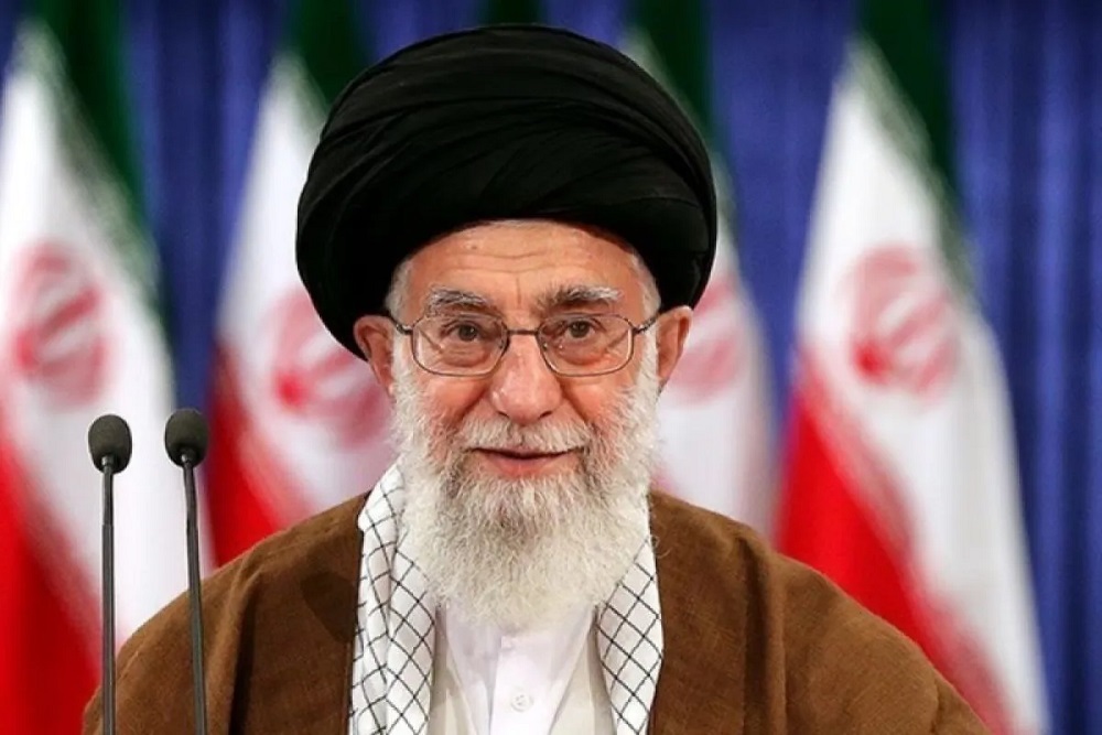 Perang di Lebanon, Ayatollah Ali Khamenei Tegaskan Iran Tak Akan Mundur Lawan Israel