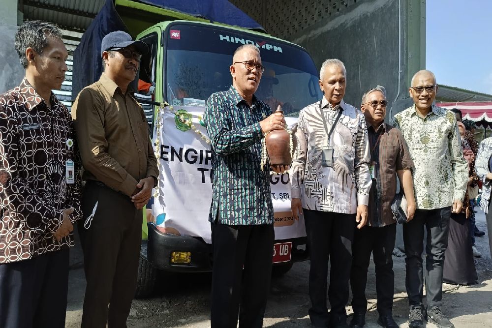 Pjs Bupati Bantul Menandatangani Perjanjian Kerja sama dan Pengiriman Perdana RDF ke Pabrik Solusi Bangun Indonesia di Cilacap