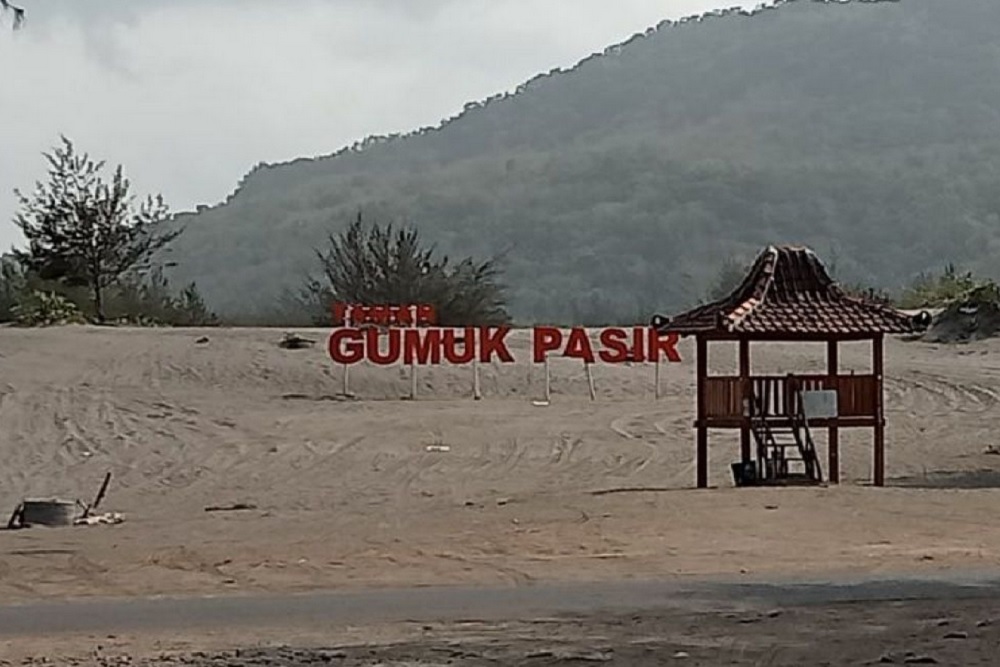 Desain Patok Gumuk Pasir Tunggu Persetujuan Kraton Jogja