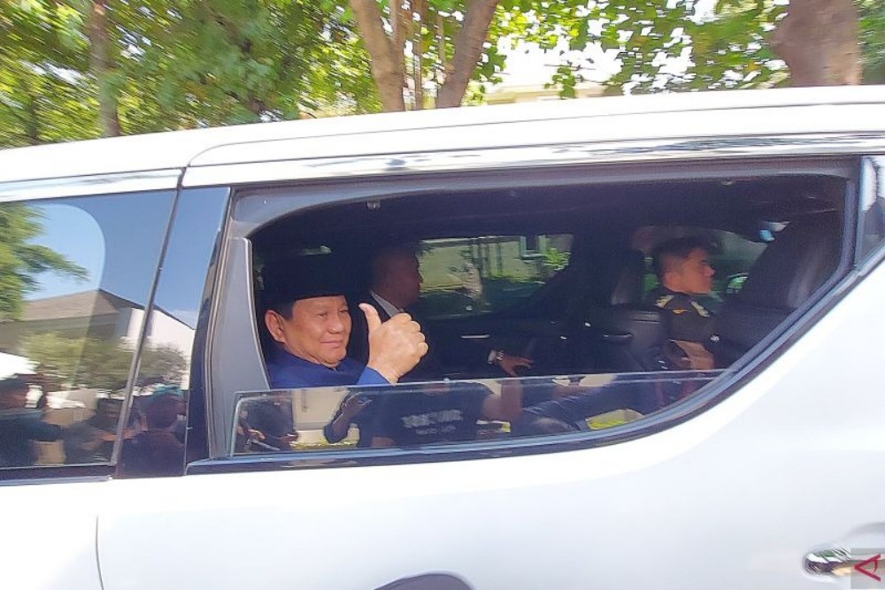 Prabowo Tiba di Lokasi Pelantikan, Kenakan Baju Adat Betawi