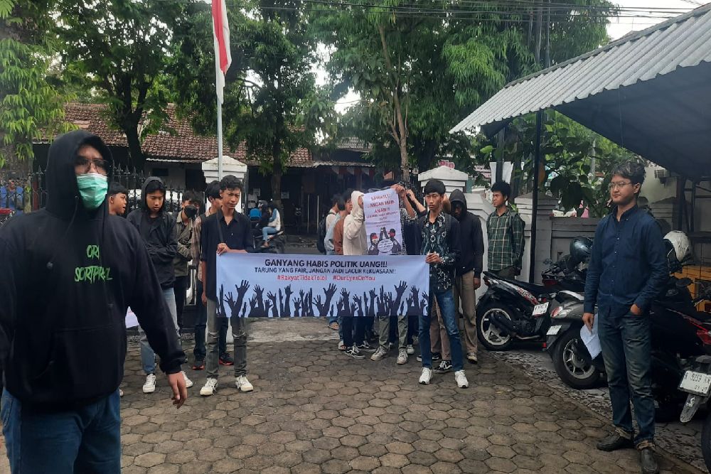 Tolak Politik Uang, Massa Liga Demokratis Sampaikan Aspirasi ke Bawaslu Sleman