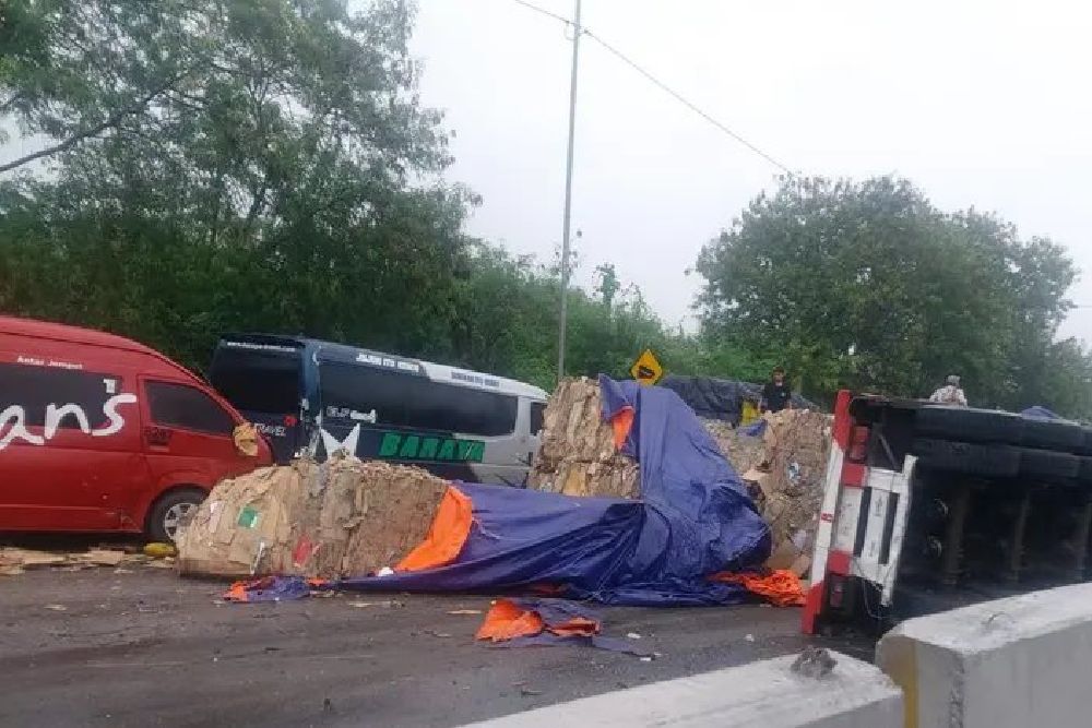 Kecelakaan Beruntun di Tol Cipularang KM 92, Arus Lalin ke Jakarta Dialihkan