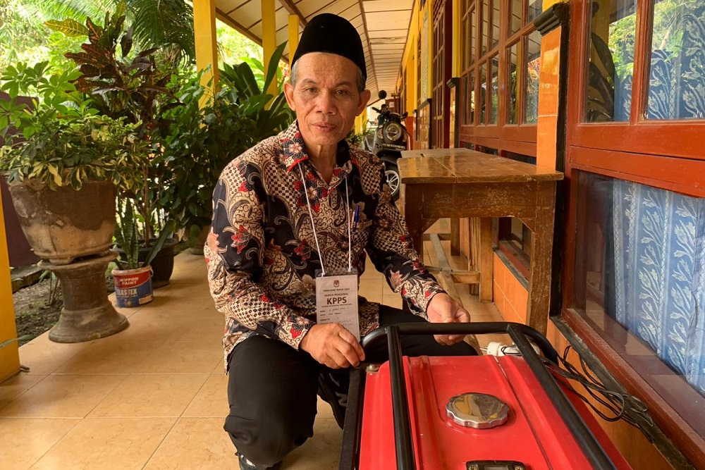 Was-was Mati Listrik Saat Pilkada, TPS Kawasan Menoreh Pakai Genset