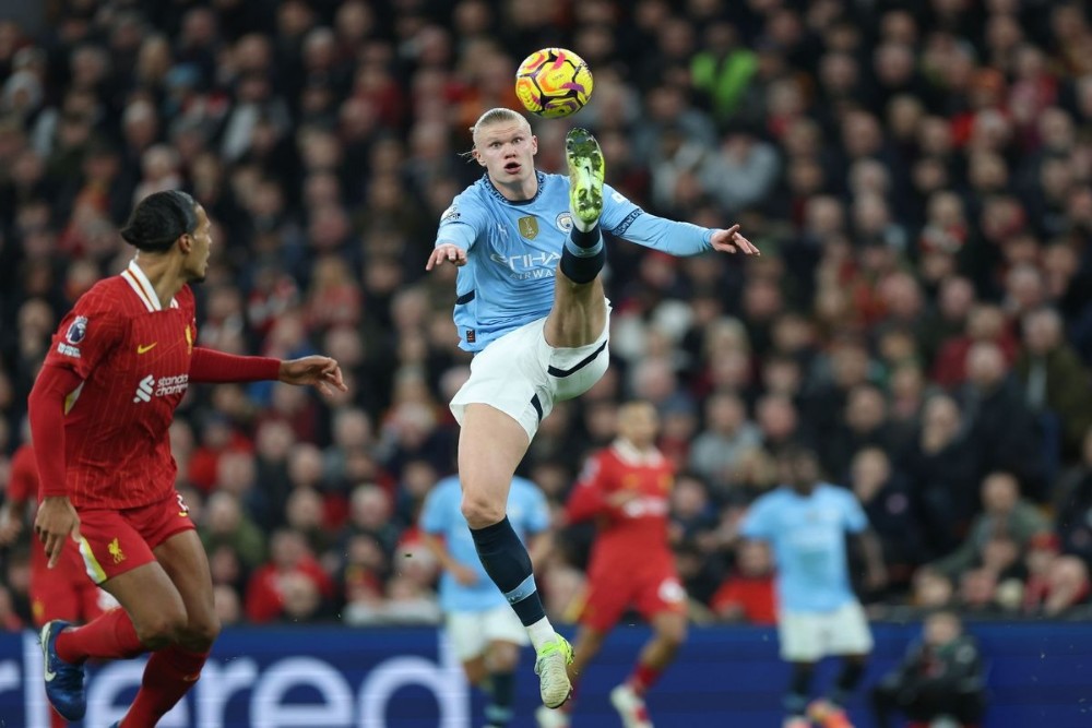 The Reds Kokoh di Puncak Klasemen, The Citizens Kalah 4 Kali Beruntun di Liga Inggris