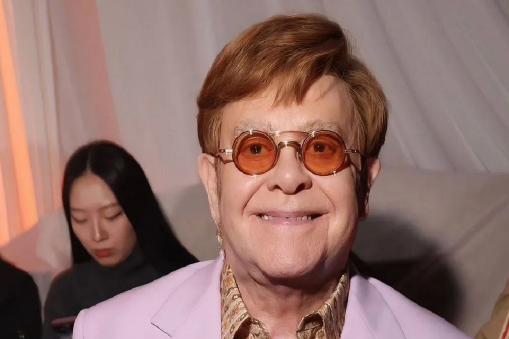 Infeksi Mata, Elton John Kehilangan Penglihatan