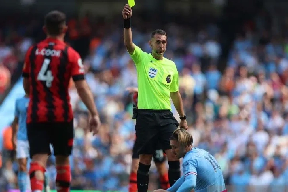 Badan Perwasitan Liga Inggris Pecat Wasit David Coote