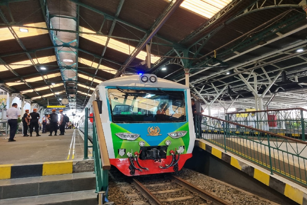 Hadapi Libur Natal dan Tahun Baru 2025, KAI Cek Jalur Kereta Api