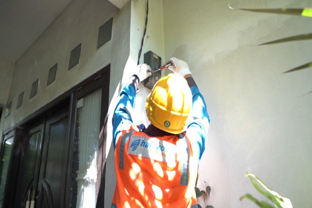 Pengguna Daya Listrik 2.200 VA Peroleh Diskon 50 Persen